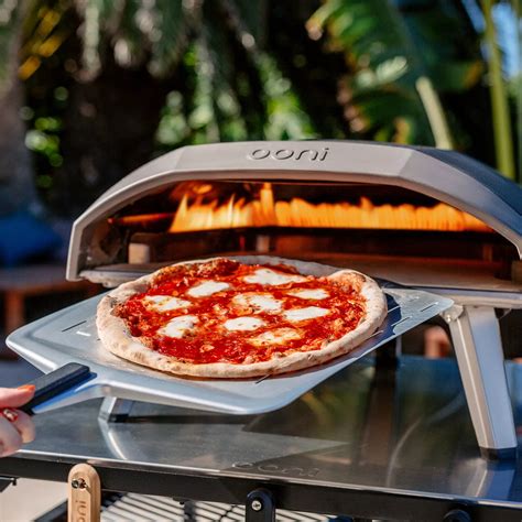 Ooni Koda 16 Gas Powered Pizza Oven Sur La Table