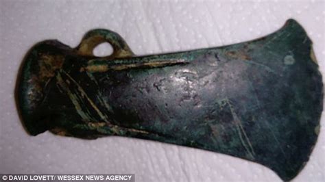 Unbelievable An amateur treasure hunter has ѕtᴜmЬɩed upon a 3 000 year old Bronze Age treasure