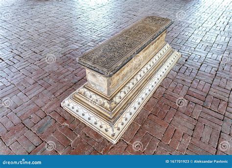 Lahore Tomb Of Jahangir 265 Stock Image | CartoonDealer.com #167701945