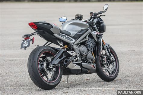 Review Triumph Street Triple Rs Naked Sports More Of The