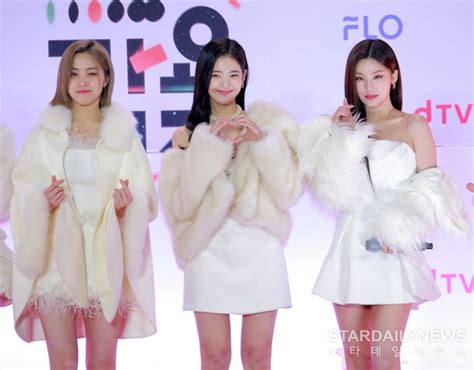 S포토 Itzy 류진 리아 예지 하트 했지 2022 Sbs 가요대전 네이트 연예