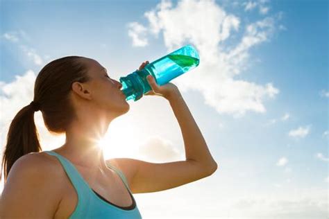 5 raisons pour lesquelles vous devez boire de l eau Nos Pensées