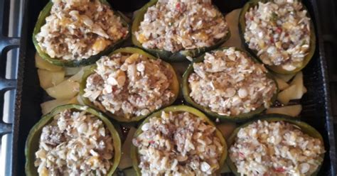 Zapallitos rellenos al horno en colchón de papas Receta de Lila Tejidos