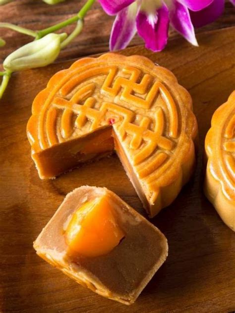 Easy Mooncakes How To Make Traditional Moon Cake Recipe