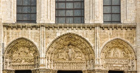 Deseo Risa Templar Portico Real De Chartres Choque Cantina En Otras