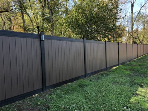 Modern Vinyl Privacy Fencing Style Inspiration To Add Visual Appeal To