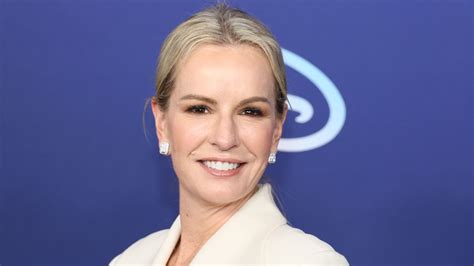 Gmas Dr Jennifer Ashton Wows In Daring Low Cut Swimsuit In Incredible