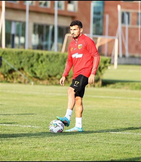 Fikret On Twitter Konyaspor En Son Kayserispor Da Oynayan Emrah