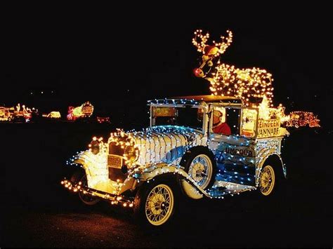 Celebrate Christmas With The Most Unique Car Decorations