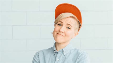 Youtube Comedian Hannah Hart Joins Kin Community Variety