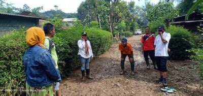 Pasca Di Terjang Banjir Bandang Kades Sumberagung Cek Lokasi Dan