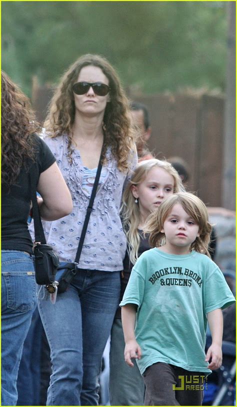 Johnny Depp's Kids Do Disneyland: Photo 926071 | Photos | Just Jared ...