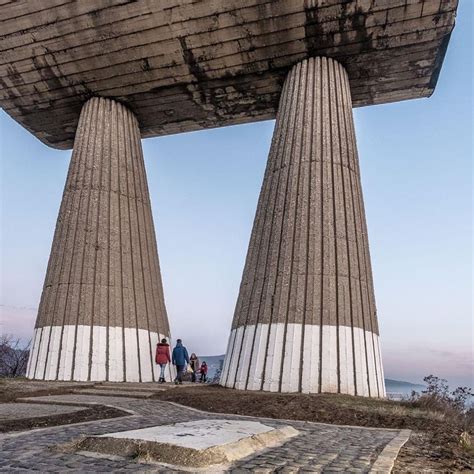 Monument To Fallen Miners Dedicated To The Fallen Mitrovica Partisan