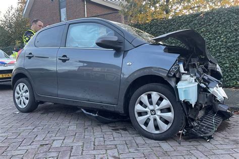 Gewonde En Flinke Schade Bij Botsing Tussen Twee Autos Drossard De La