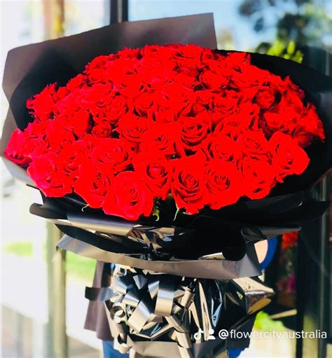 Buy 100 Roses Best Place To Buy Roses For Valentines Day