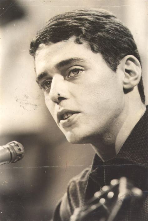 Chico Buarque Jovem - Chico Buarque fotos (22 fotos) - LETRAS.COM