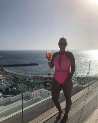 Mature Milfs Gilfs Swimsuit Or Bikini Porn Pictures Xxx Photos Sex Images Pictoa