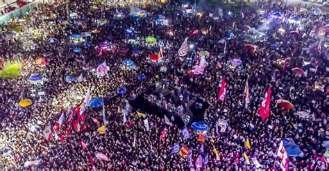 Ato Pr Haddad E Manuela D Vila Re Ne Milhares De Pessoas Na Lapa