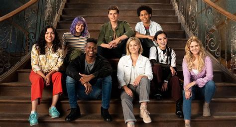 Get Your First Look At Marvel S RUNAWAYS Season 3 With New Poster Get