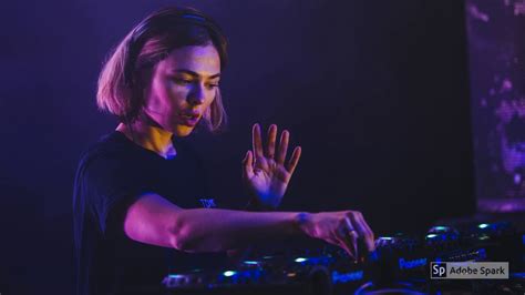 Nina Kraviz Ghetto Kraviz Regal 303 Remix High Quality Bass Youtube