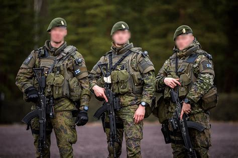 Finnish Army Rapid Deployment Force conscripts during NATO Level 2 ...