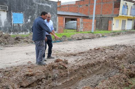 Avance de obras de cordón cuneta y cloaca en el barrio San Gerónimo