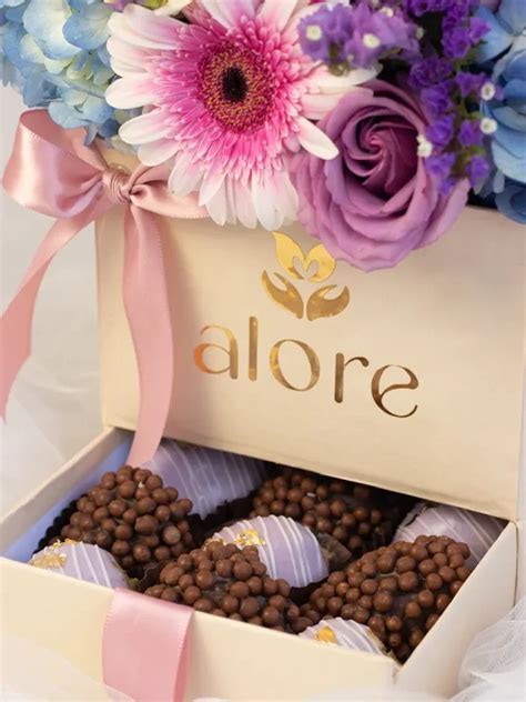 Caja De Flores Lilas Con Chocolate Ferrero Alore