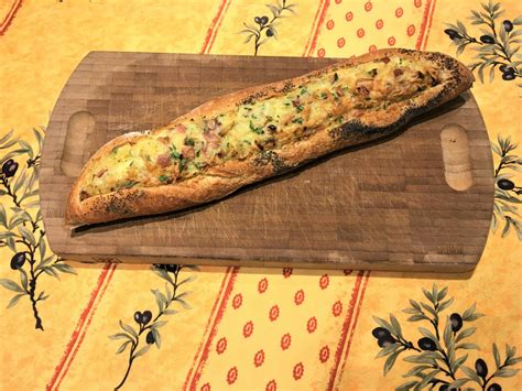 Baguette garnie au comté oignon et jambon cru Les Papilles de Karen