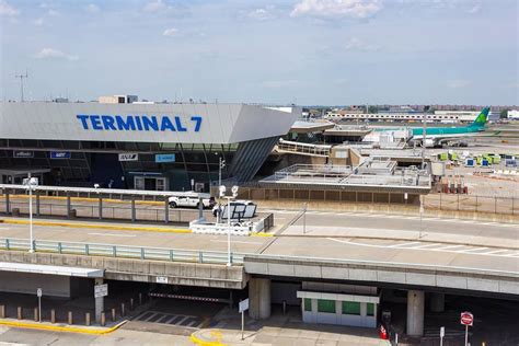 Here's Where to Eat at John F. Kennedy Airport (JFK)