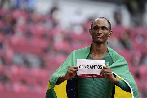 Veja Fotos Da Conquista Do Bronze De Alison Dos Santos Nos M