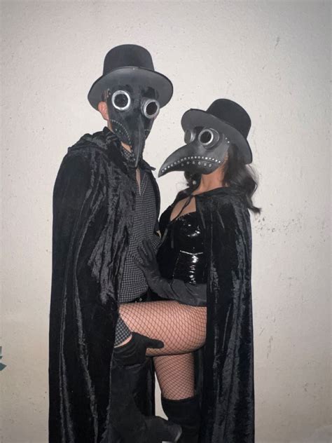 Halloween Peste Negra Couples Halloween Outfits Cute Couple