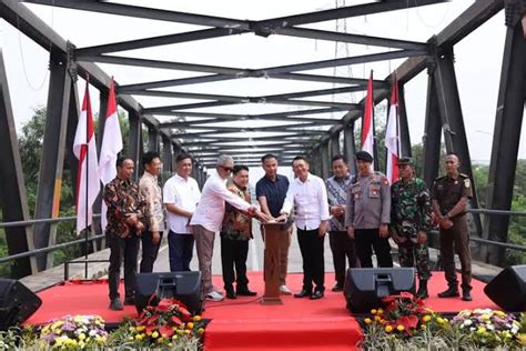 Jembatan Penghubung Dua Kawasan Diresmikan Media Online Potret Jabar