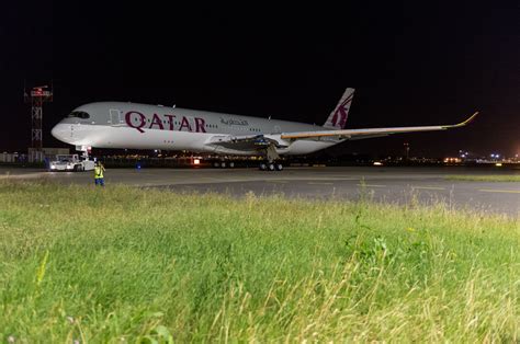 Freshly Painted Qatar Airways Airbus A350 - AirlineReporter : AirlineReporter