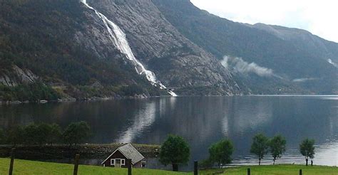 Waterfall Langfoss and Låtefossen | Travel Buddies