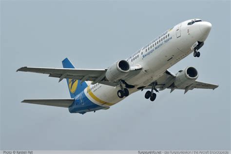 Boeing 737 4C9 Ukraine International Airlines Registrierung UR GAV