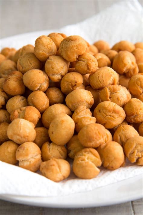 STRUFFOLI RECIPE AND HISTORY - traditional Italian honey balls