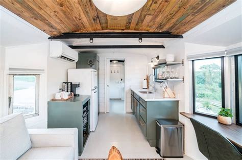 This 40 Ft Train Caboose Was Converted Into An Amazing Tiny Home Autoevolution