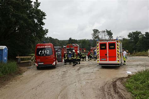 Lastwagen Kippt Um Mit Spitzhacke Windschutzscheibe Eingeschlagen