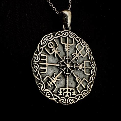 Vegvisir Necklace Viking Compass Pendant Icelandic Magical Compass