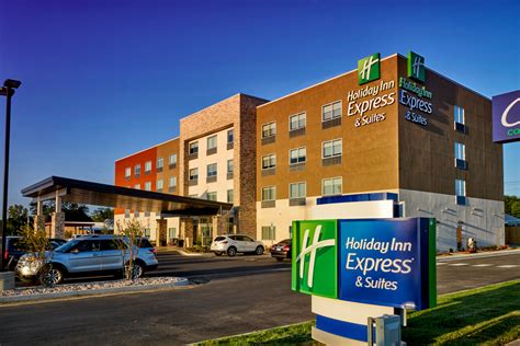 Holiday Inn Express & Suites Tulsa Midtown - Tulsa, OK | www.ihg.com/holidayinnexpress/hotels/us ...