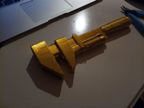 I 3d print the golden wrench from tf2, I still need to work on it : r ...