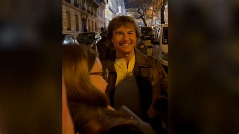 Tom Cruise aperçu dans les rues Paris à moto pour le tournage de