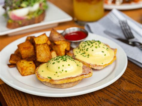 The 12 Best Eggs Benedict In Toronto Enjoylivingcanada