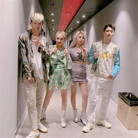 Kardさんのインスタグラム写真 Kardinstagram「 Kard 오랜만에 카드 무대를 볼 시간이 다가오고