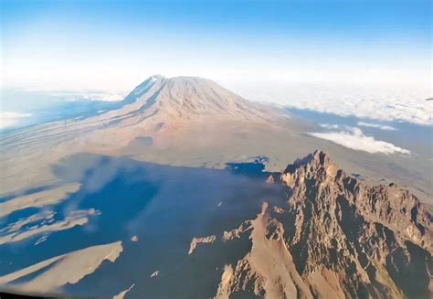 Ein Rundflug Ber Den Kilimanjaro Den H Chsten Freistehenden Berg Der