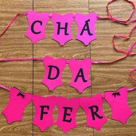 Varal letra para Chá de Lingerie valor por bandeirola