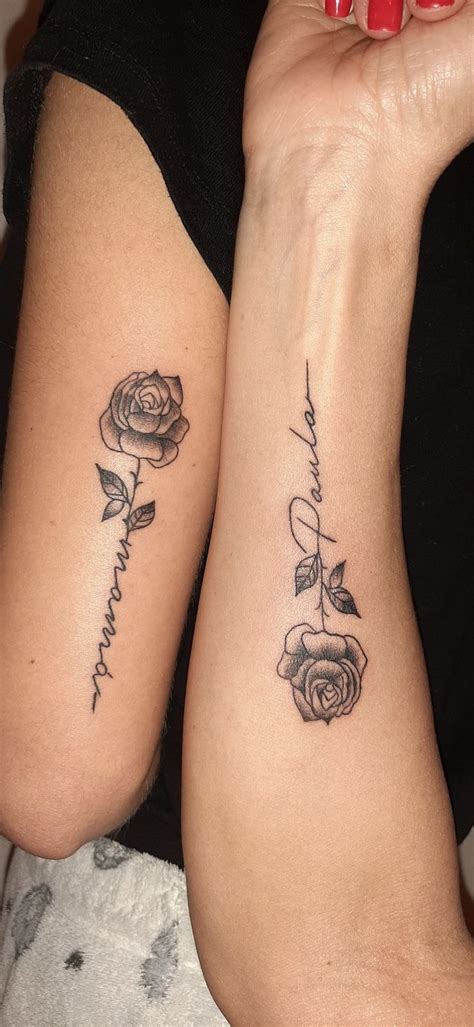 tatuaje madre e hija Tatuaje rosa con nombre Tatuaje texto Diseños