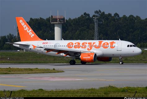 G EZEZ EasyJet Airbus A319 111 Photo By Pedro Silva ID 283137