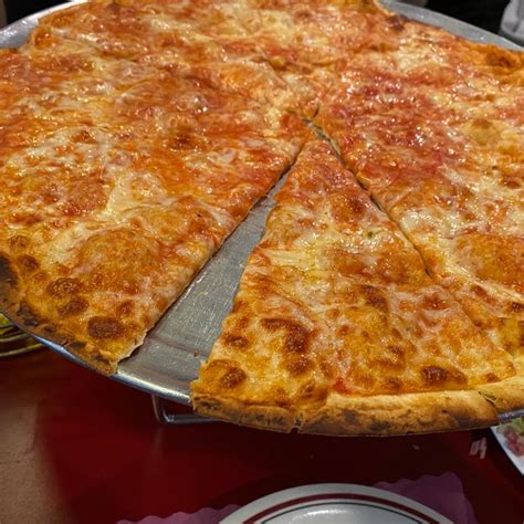 Stevieslice S Pizza Review At Pete Elda S Bar Carmen S Pizzeria