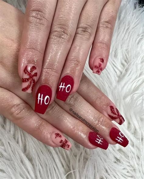 15 Super Chic And Easy Christmas Nail Art Ideas For 2023